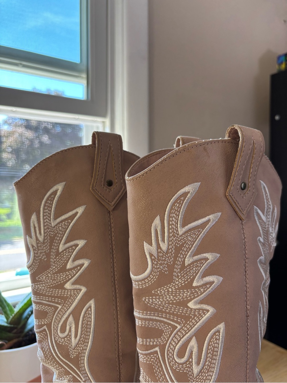 NWOT Altar'd State Pink Western Embroidered Mid-Calf Boots - Picture 8 of 8
